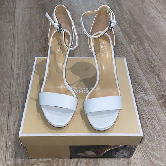 NWT Michael Michael Kors Hutton Sandal Leather Heels 8M - Picture 2 of 7